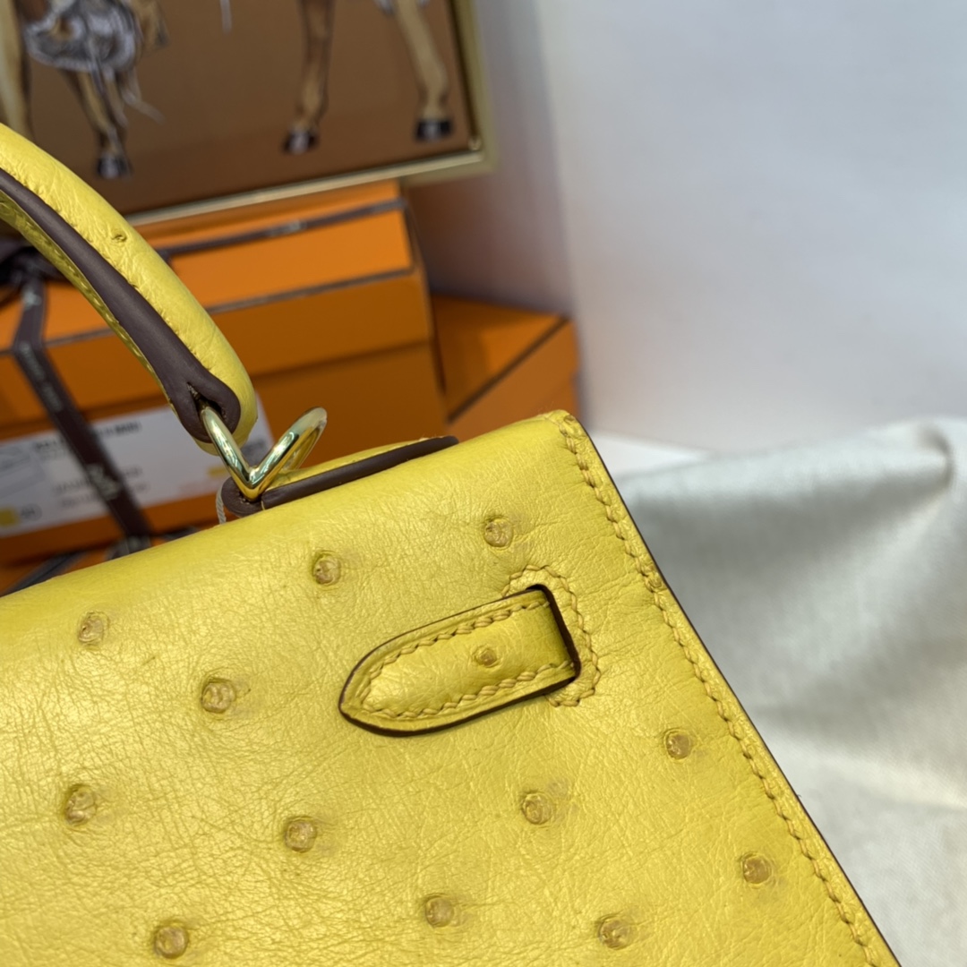 HERMES kelly 25cm  南非kk鸵鸟皮ostrich 总能虏获一众时尚人士的青睐！上身只能“高级”两字来形容  9D 琥珀黄 金扣