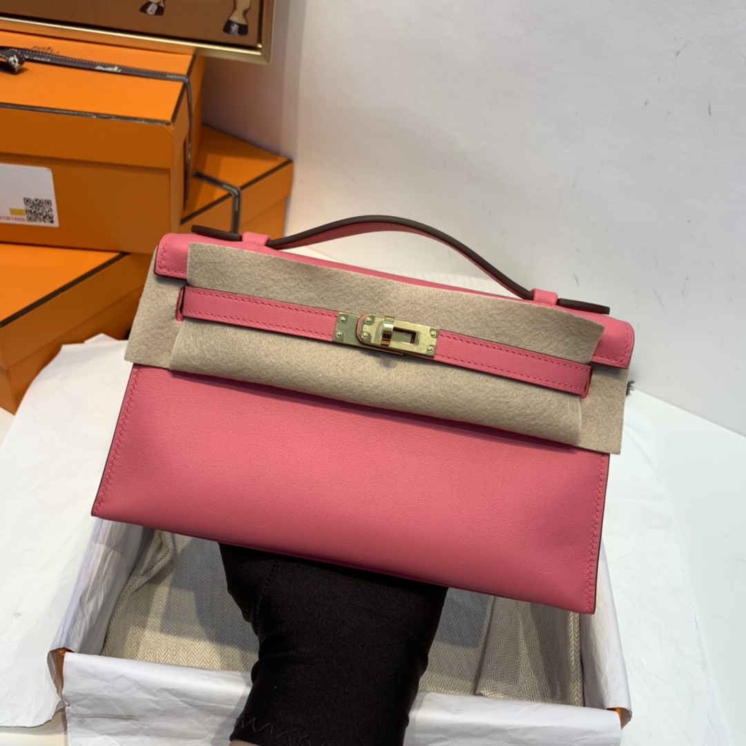 爱马仕官网直供 kelly pochette 一代 swift皮 8W唇膏粉 金扣