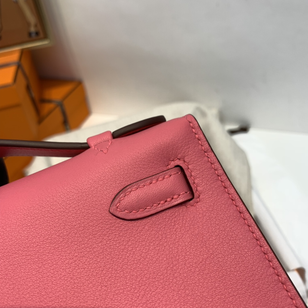 爱马仕官网直供 kelly pochette 一代 swift皮 8W唇膏粉 金扣