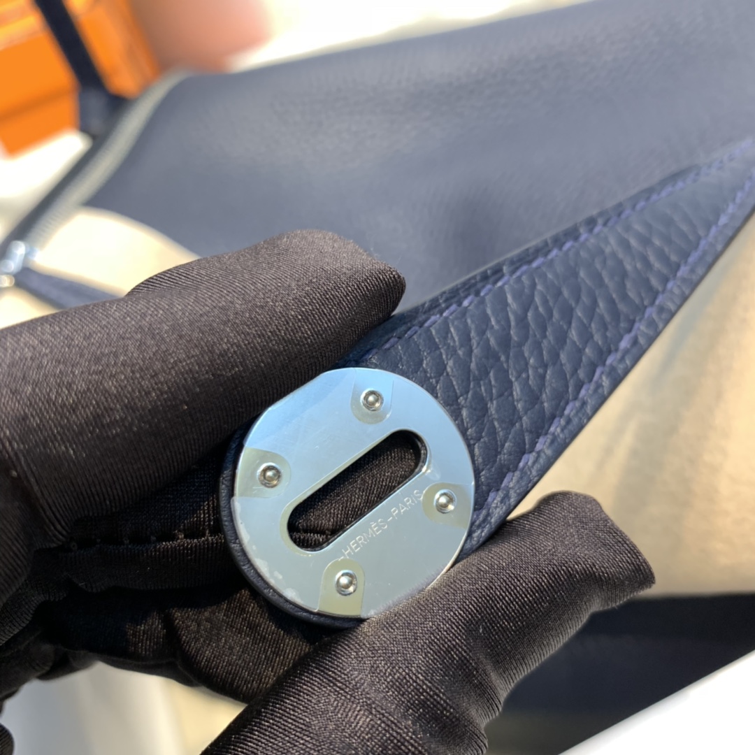 HERMES 爱马仕 订单  26Lindy  进口tc皮  73 宝石蓝 银扣