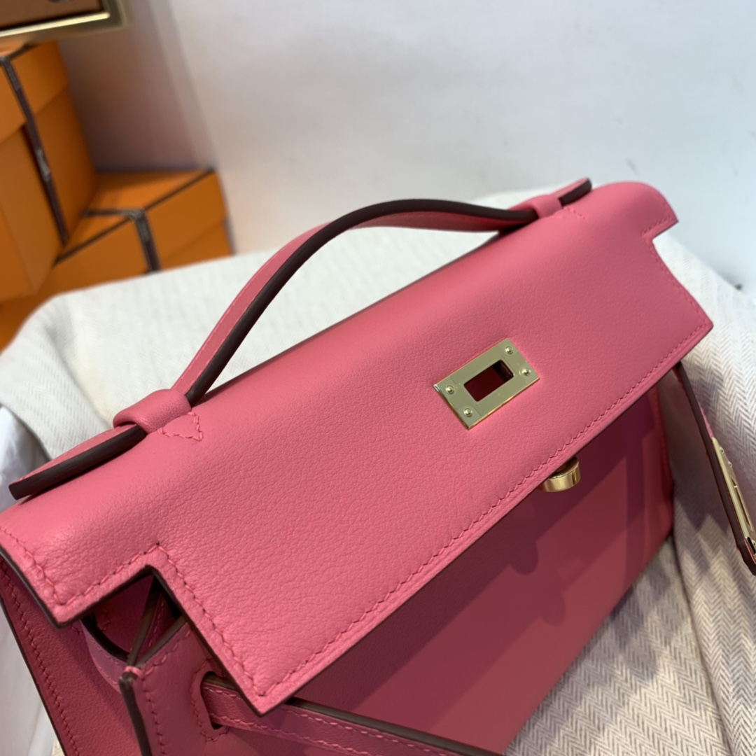 爱马仕官网直供 kelly pochette 一代 swift皮 8W唇膏粉 金扣