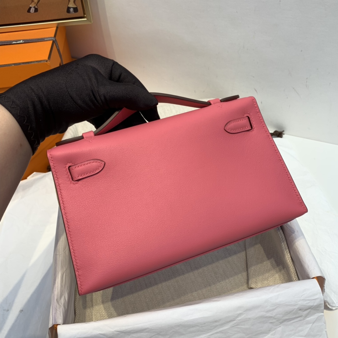 爱马仕官网直供 kelly pochette 一代 swift皮 8W唇膏粉 金扣