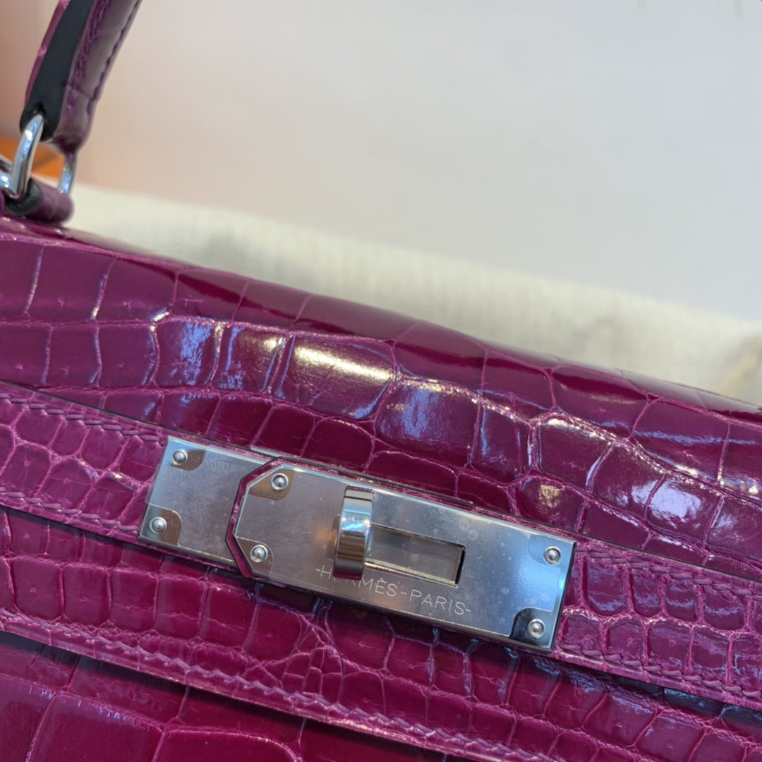 HERMES 爱马仕  kelly 28cm  亮光nilo crocodile 尼罗鳄鱼皮