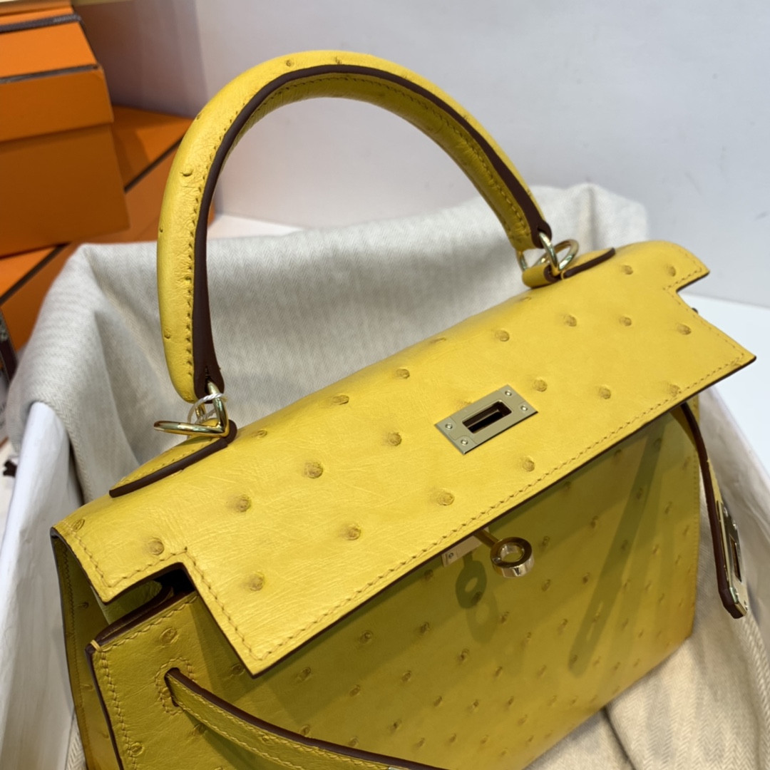HERMES kelly 25cm  南非kk鸵鸟皮ostrich 总能虏获一众时尚人士的青睐！上身只能“高级”两字来形容  9D 琥珀黄 金扣