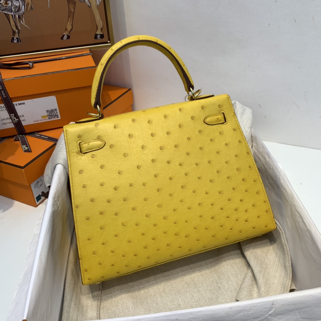 HERMES kelly 25cm  南非kk鸵鸟皮ostrich 总能虏获一众时尚人士的青睐！上身只能“高级”两字来形容  9D 琥珀黄 金扣