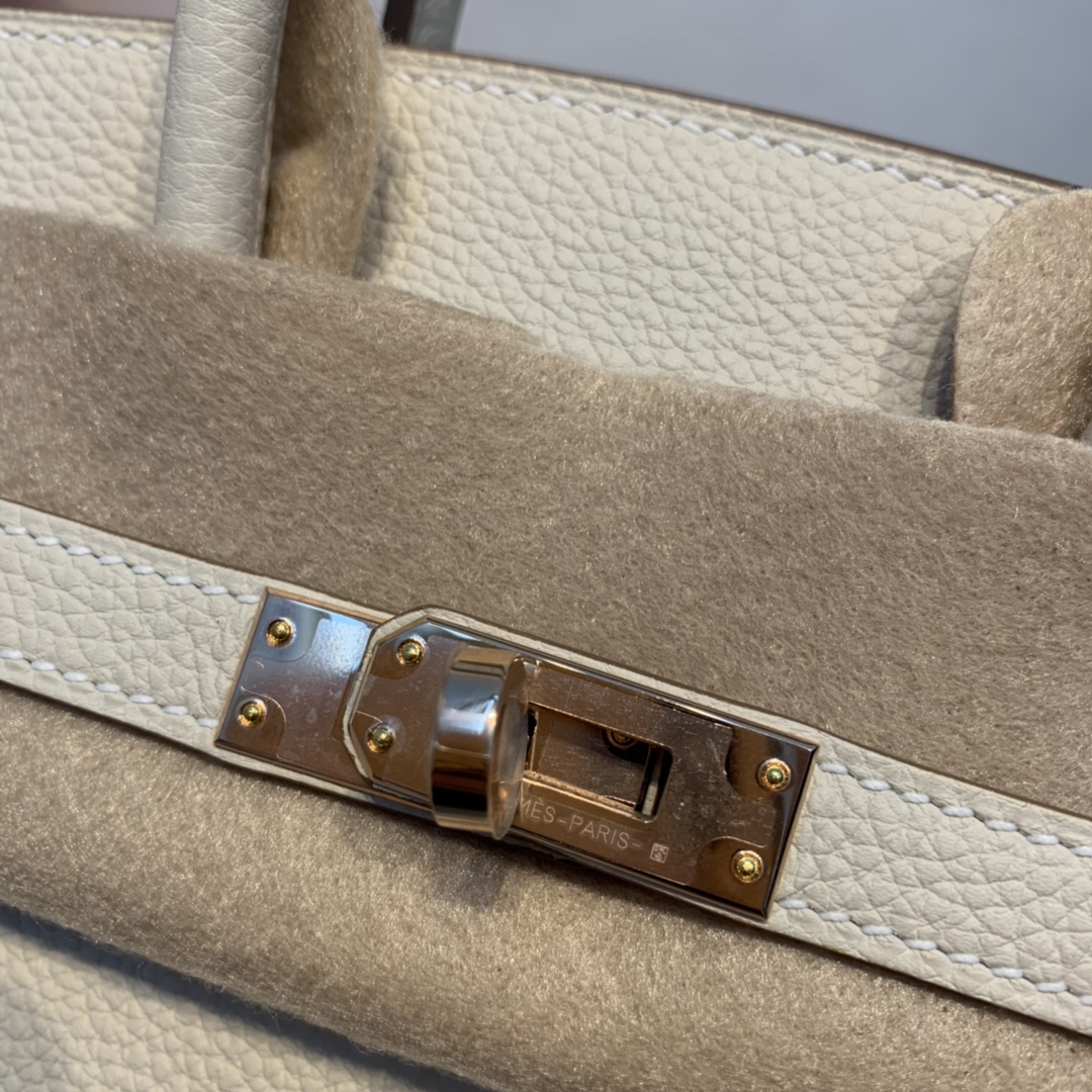 香港爱马仕 订单 birkin 25cm 原厂togo皮 10奶昔白玫瑰金 干干净净的色 是一种素雅而静谧的美～