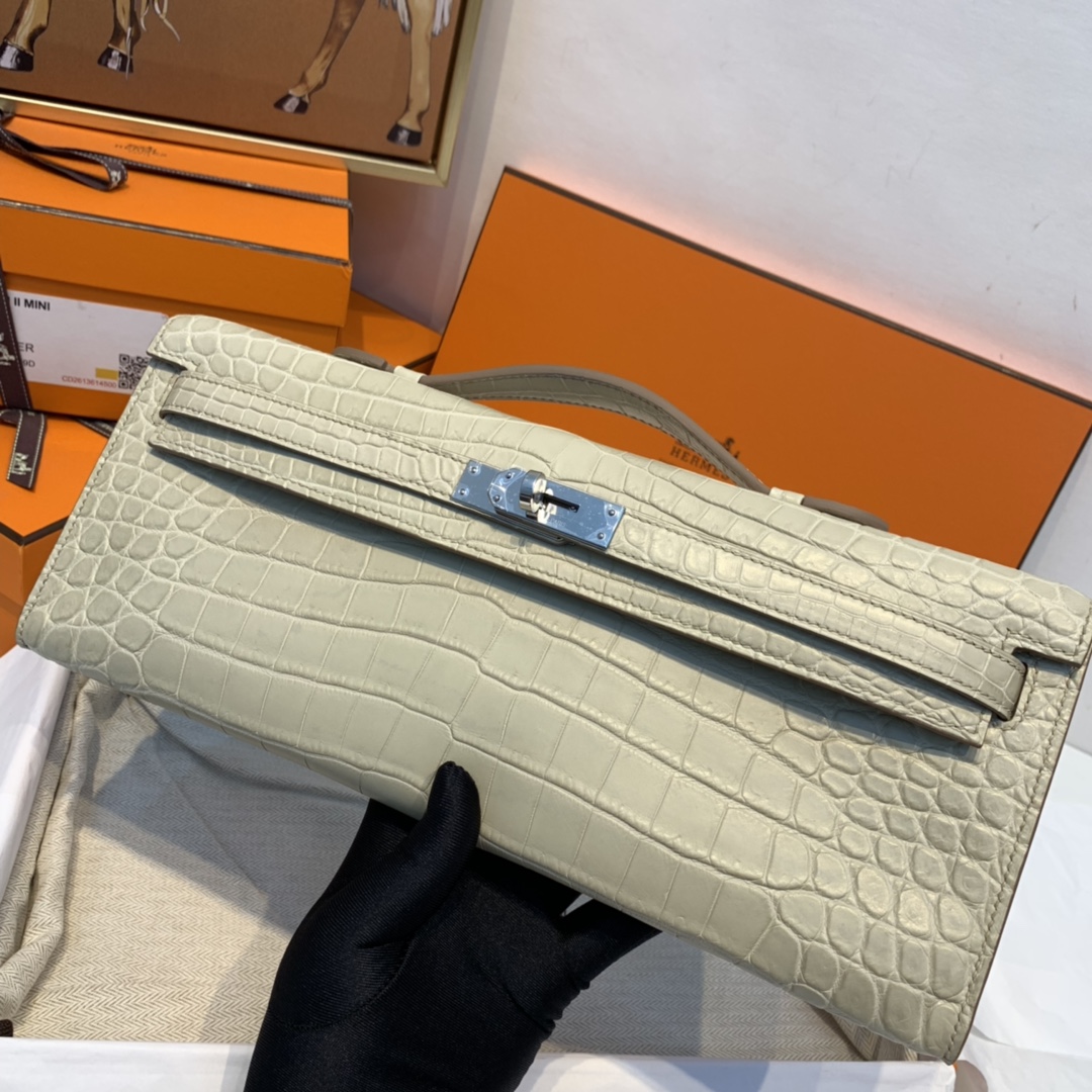 HERMES kelly cut 晚宴气质手拿包 绝对的贵妇必备！  哑光Alligator crocodile 美洲鳄鱼  i2奶油白 银扣