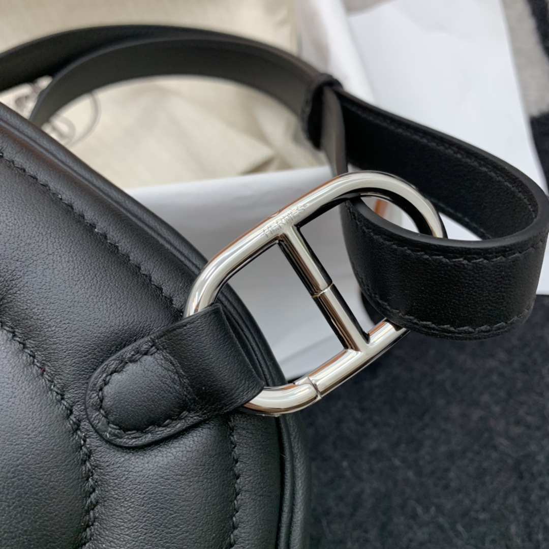 香港爱马仕官网 订单出货 Hermes In-the-Loop休闲款猪鼻子腰包 性价比超高 Swift