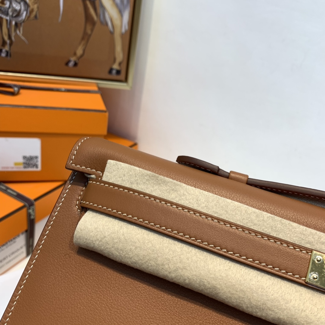 Hermes kelly cut 31cm 晚宴气质手拿包 非常干练又时髦 swift皮  37-金棕 金扣