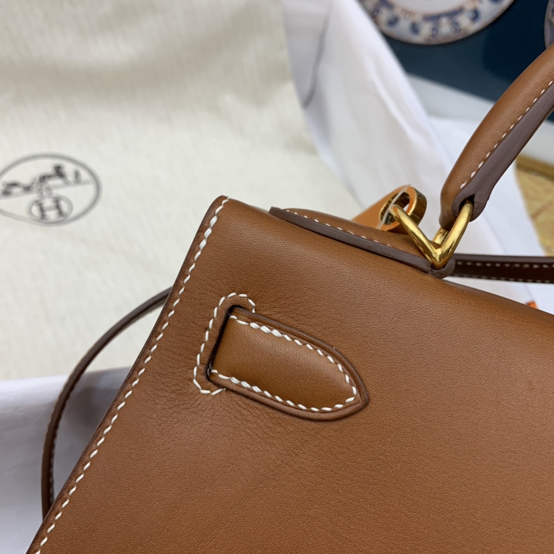 HERMES 爱马仕官网同步 kelly 28cm Barenia 马鞍皮 特殊刻印 最稀有也是最值得入手的普皮 有自有修复功能、 马鞍色 金扣