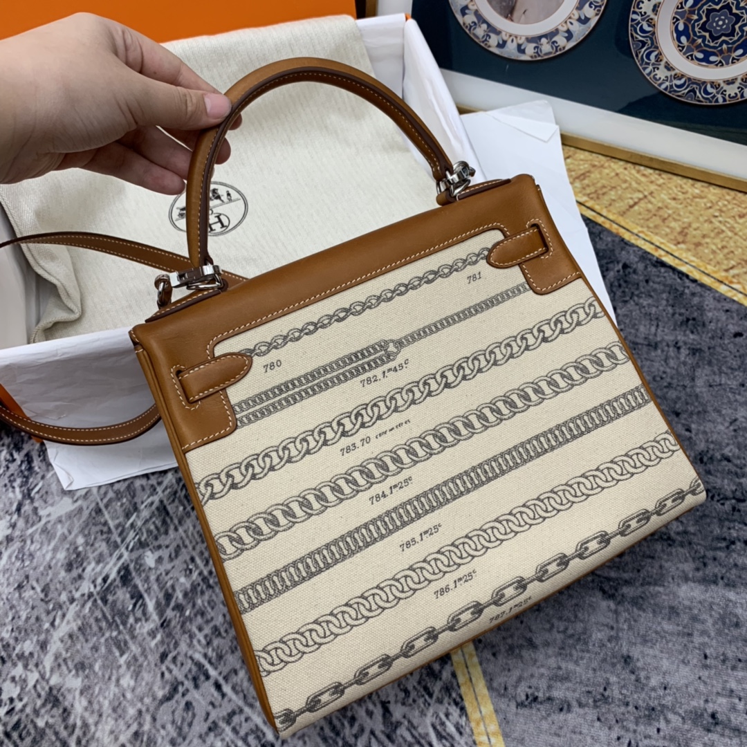 香港爱马仕官网 kelly 28 cm 限量定制款 链条帆布拼Barenia马鞍皮 银扣 顶级蜡线手缝工艺！  我家做的就是_好口碑！ 坚信_用品质留住懂货的你！