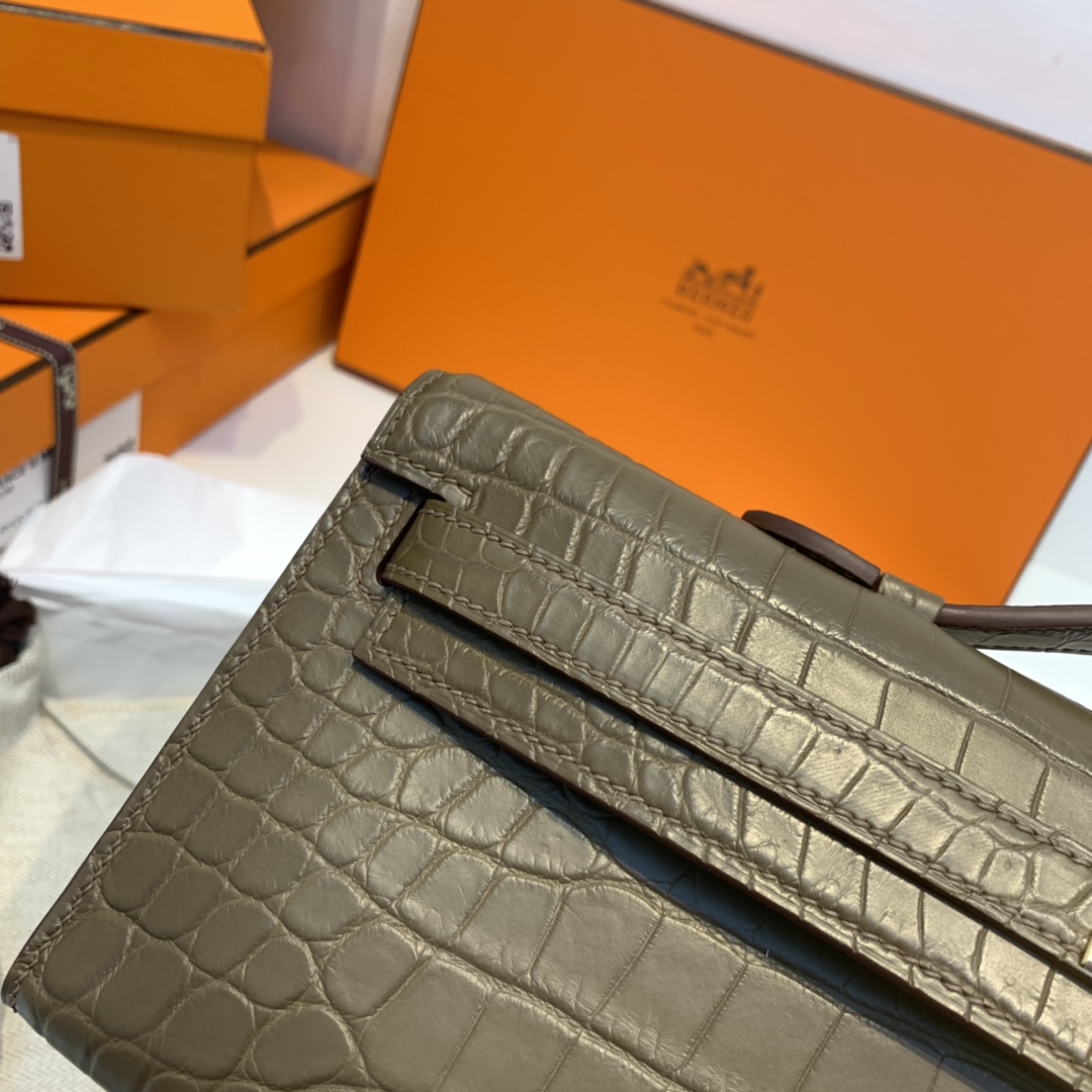 HERMES kelly cut 晚宴气质手拿包 绝对的贵妇必备！  哑光Alligator crocodile 美洲鳄鱼  M1 新大象灰 金扣