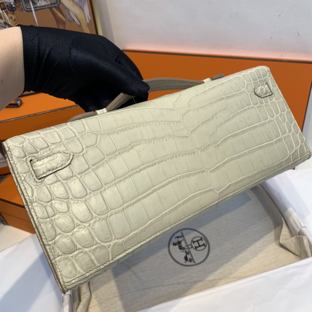 HERMES kelly cut 晚宴气质手拿包 绝对的贵妇必备！  哑光Alligator crocodile 美洲鳄鱼  i2奶油白 银扣