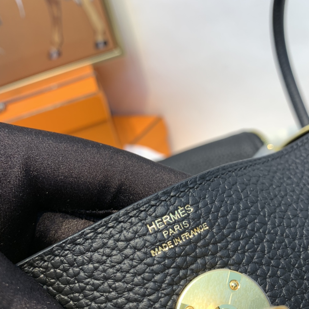 Hermes Lindy Touch 26cm 三大主力里、更适合女性佩带  89黑色 金扣 最百搭的颜色