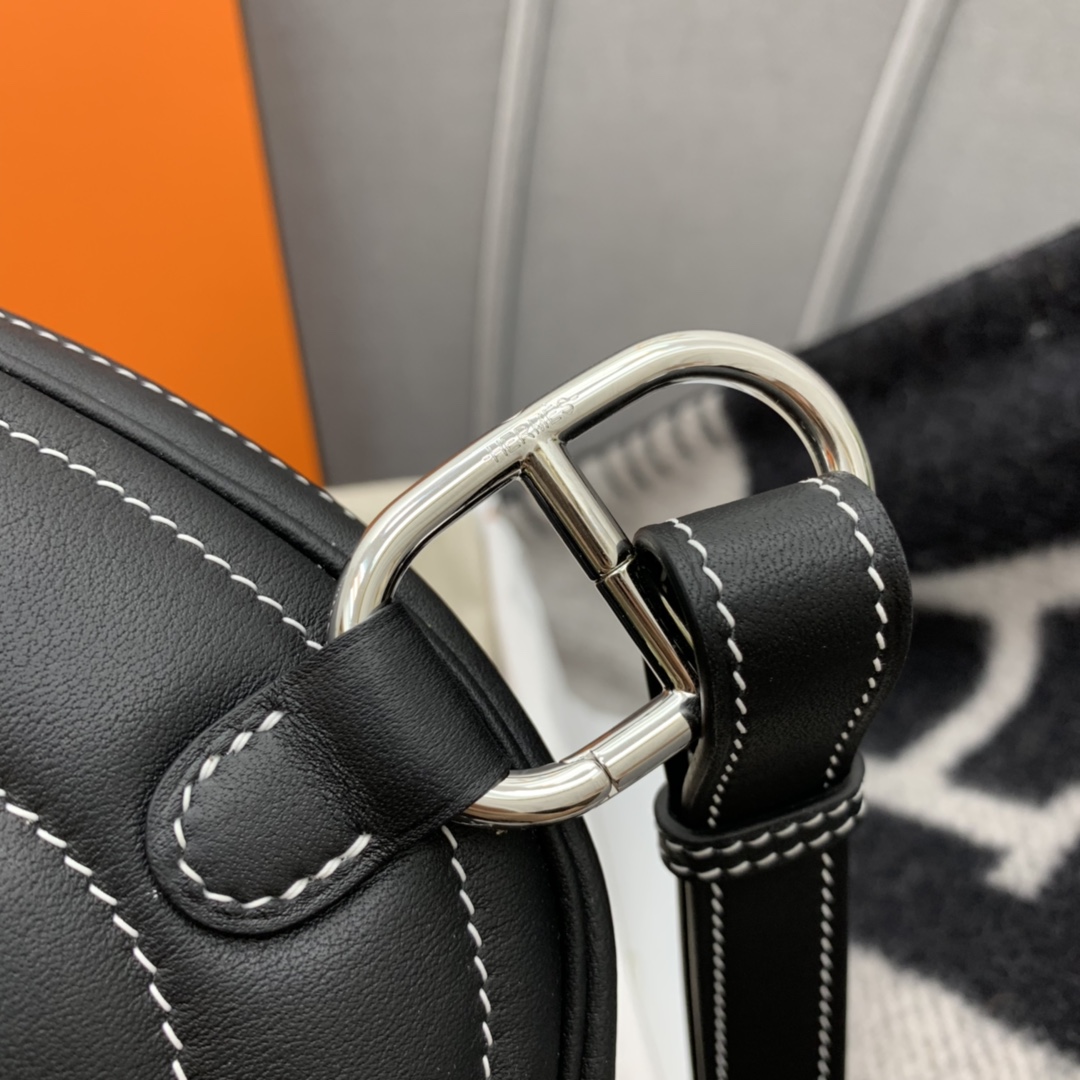 香港爱马仕官网 订单出货 Hermes In-the-Loop休闲款猪鼻子腰包 性价比超高 Swift 黑色