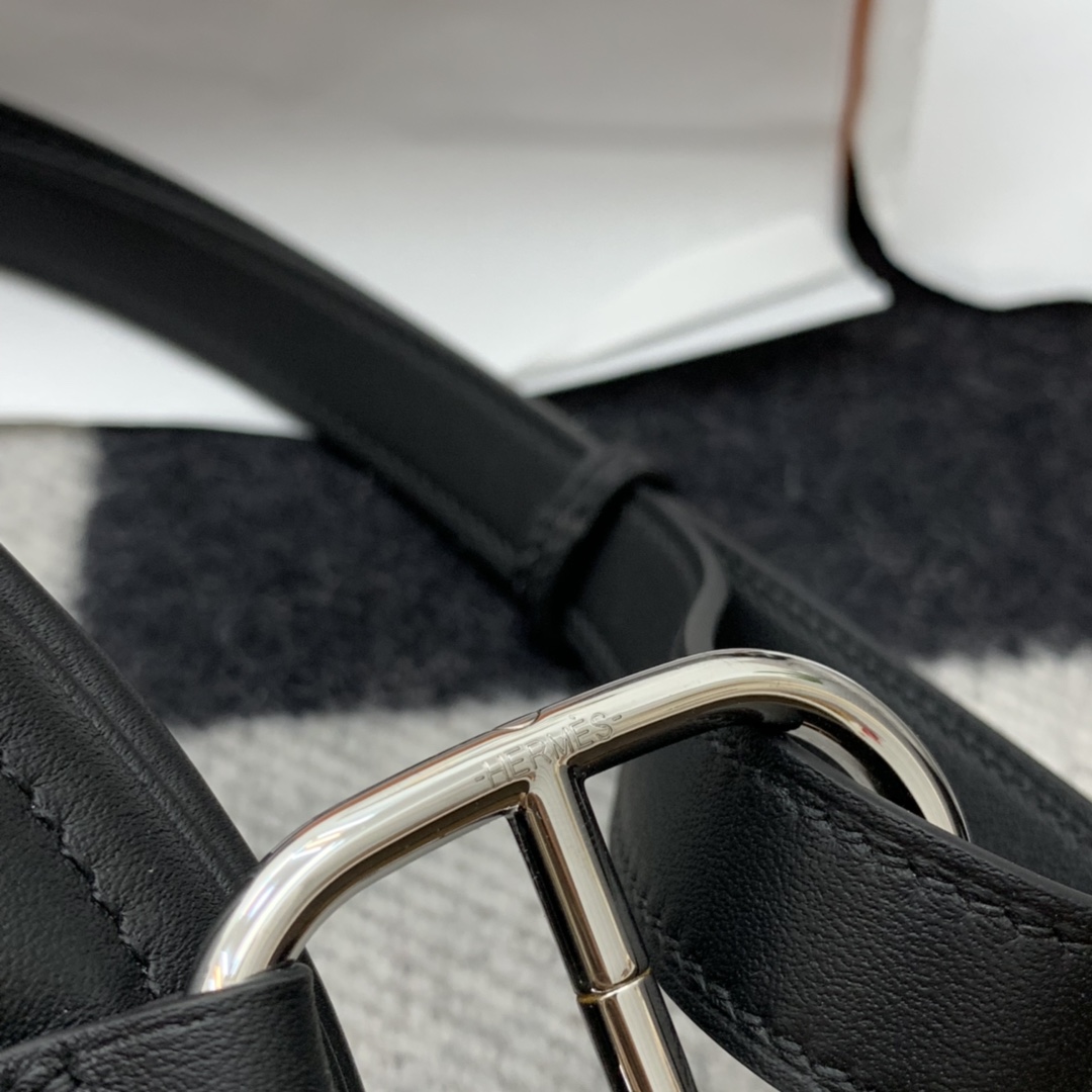 香港爱马仕官网 订单出货 Hermes In-the-Loop休闲款猪鼻子腰包 性价比超高 Swift