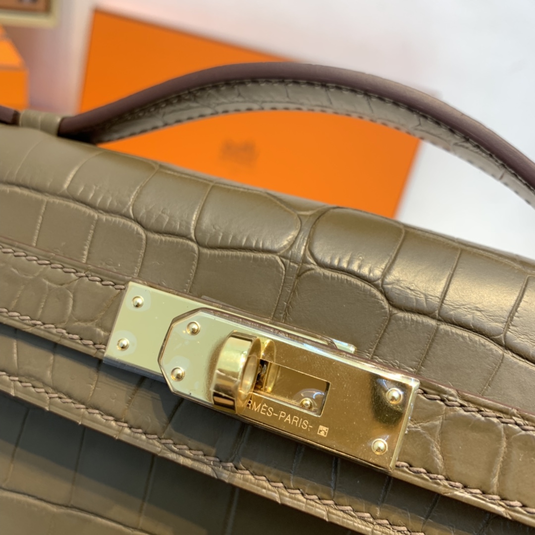 HERMES kelly cut 晚宴气质手拿包 绝对的贵妇必备！  哑光Alligator crocodile 美洲鳄鱼  M1 新大象灰 金扣
