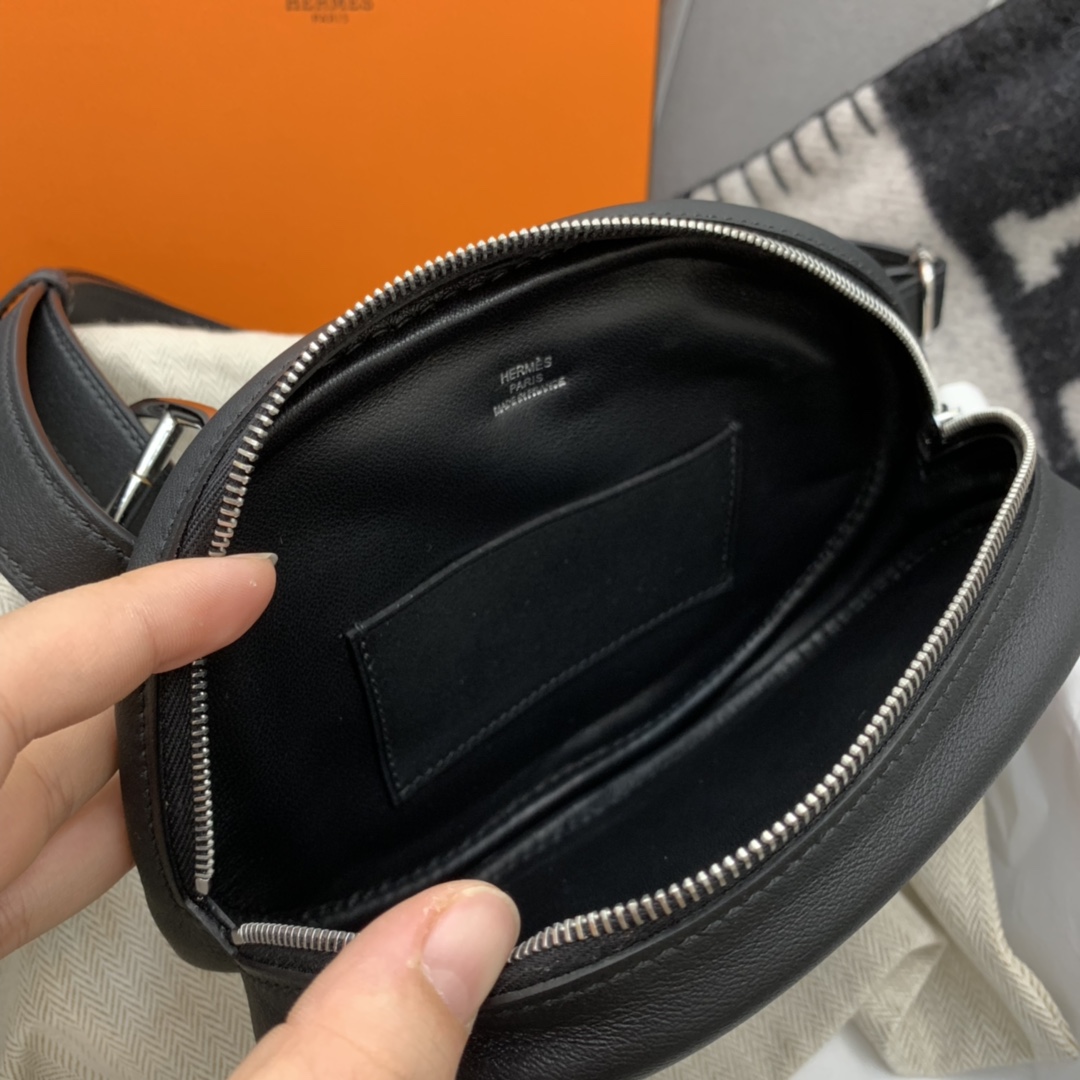 香港爱马仕官网 订单出货 Hermes In-the-Loop休闲款猪鼻子腰包 性价比超高 Swift