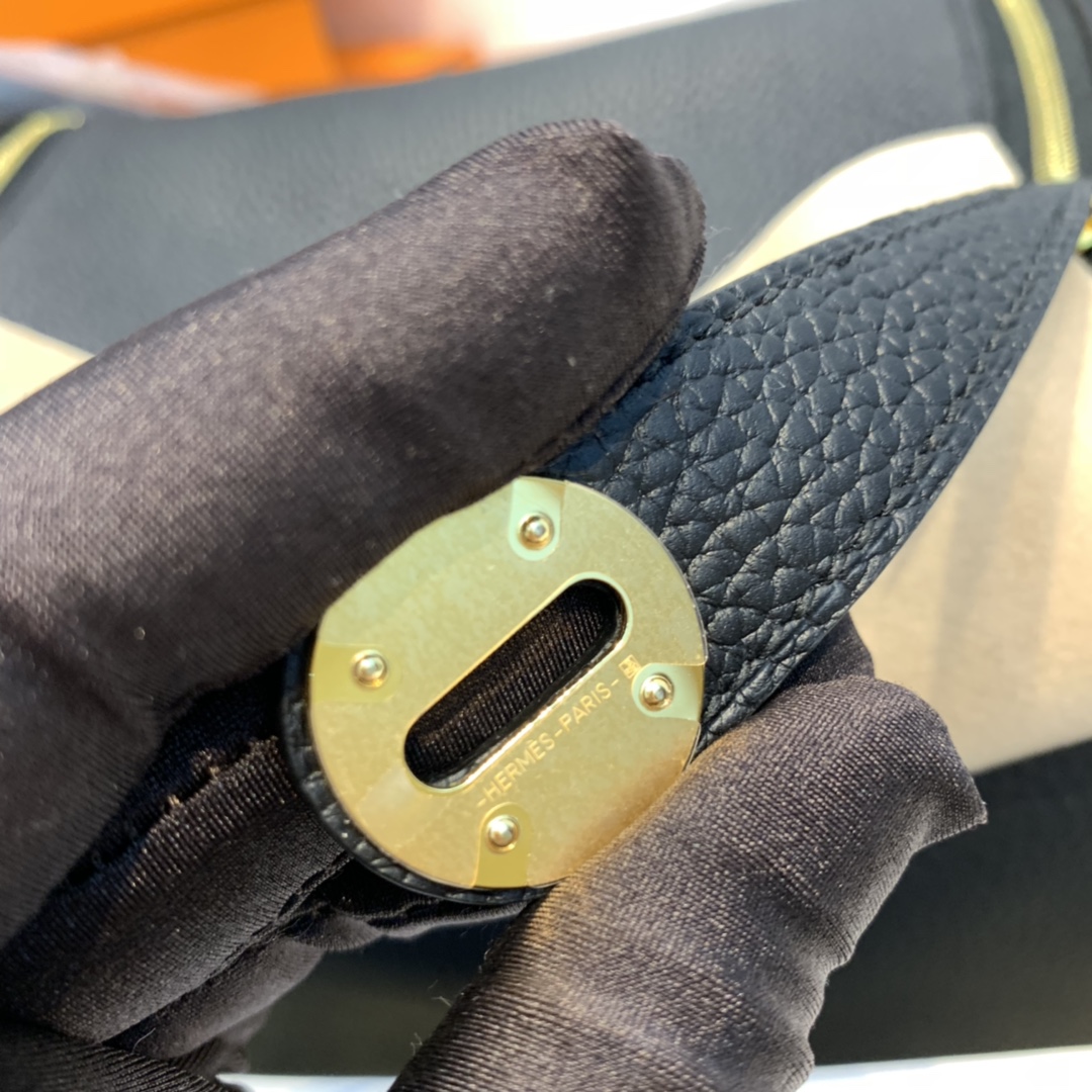 Hermes Lindy Touch 26cm 三大主力里、更适合女性佩带  89黑色 金扣 最百搭的颜色