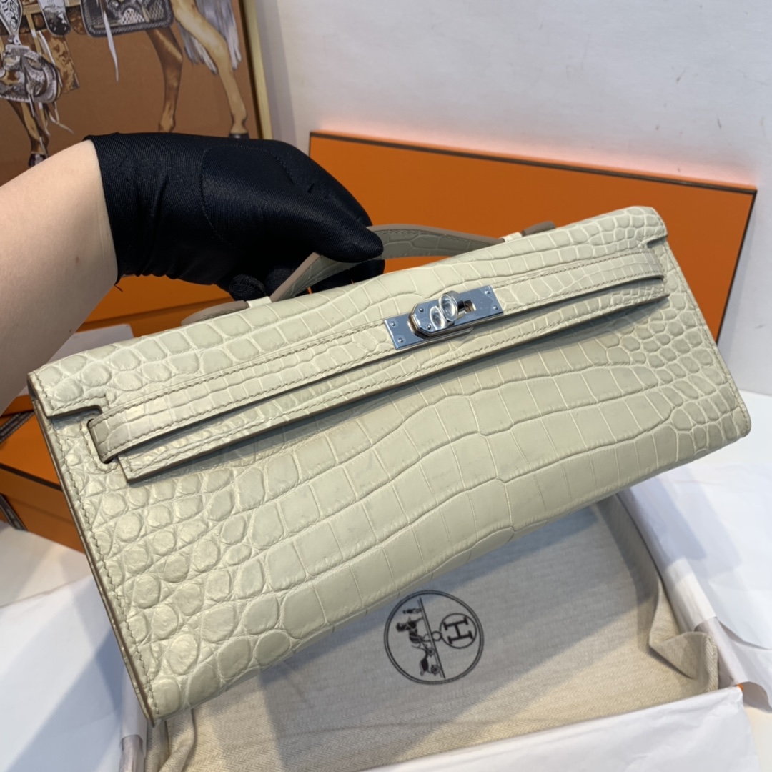 HERMES kelly cut 晚宴气质手拿包 绝对的贵妇必备！  哑光Alligator crocodile 美洲鳄鱼  i2奶油白 银扣