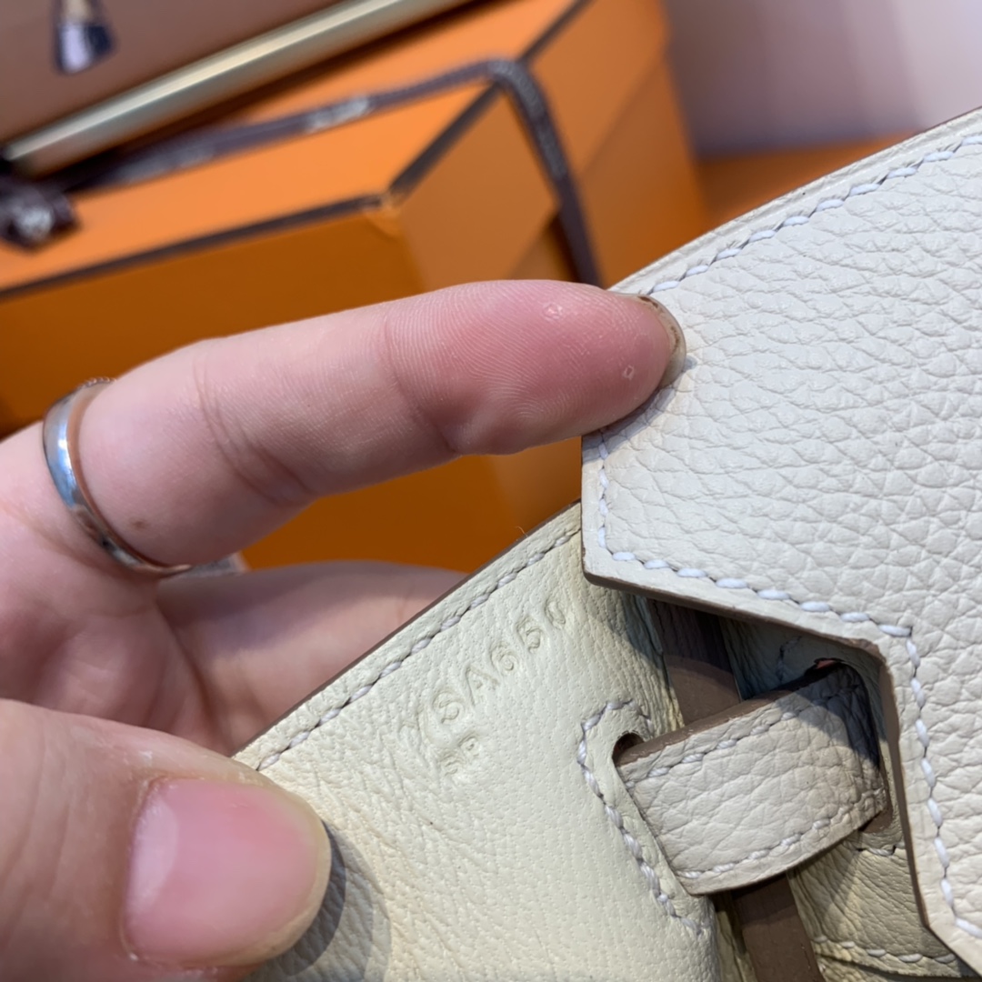 香港爱马仕 订单 birkin 25cm 原厂togo皮 10奶昔白玫瑰金 干干净净的色 是一种素雅而静谧的美～