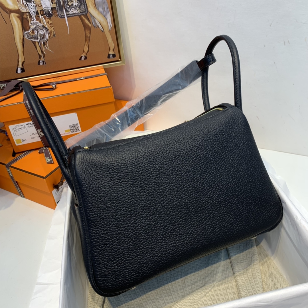 Hermes Lindy Touch 26cm 三大主力里、更适合女性佩带  89黑色 金扣 最百搭的颜色