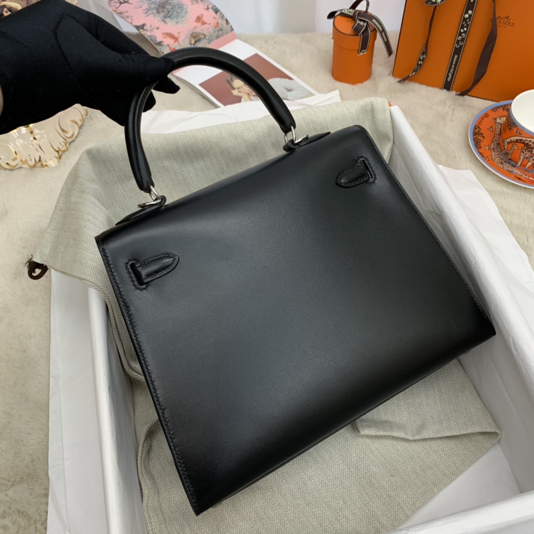 香港爱马仕官网 kelly 25cm  box皮莫名就有一种高级感  89黑色 银扣