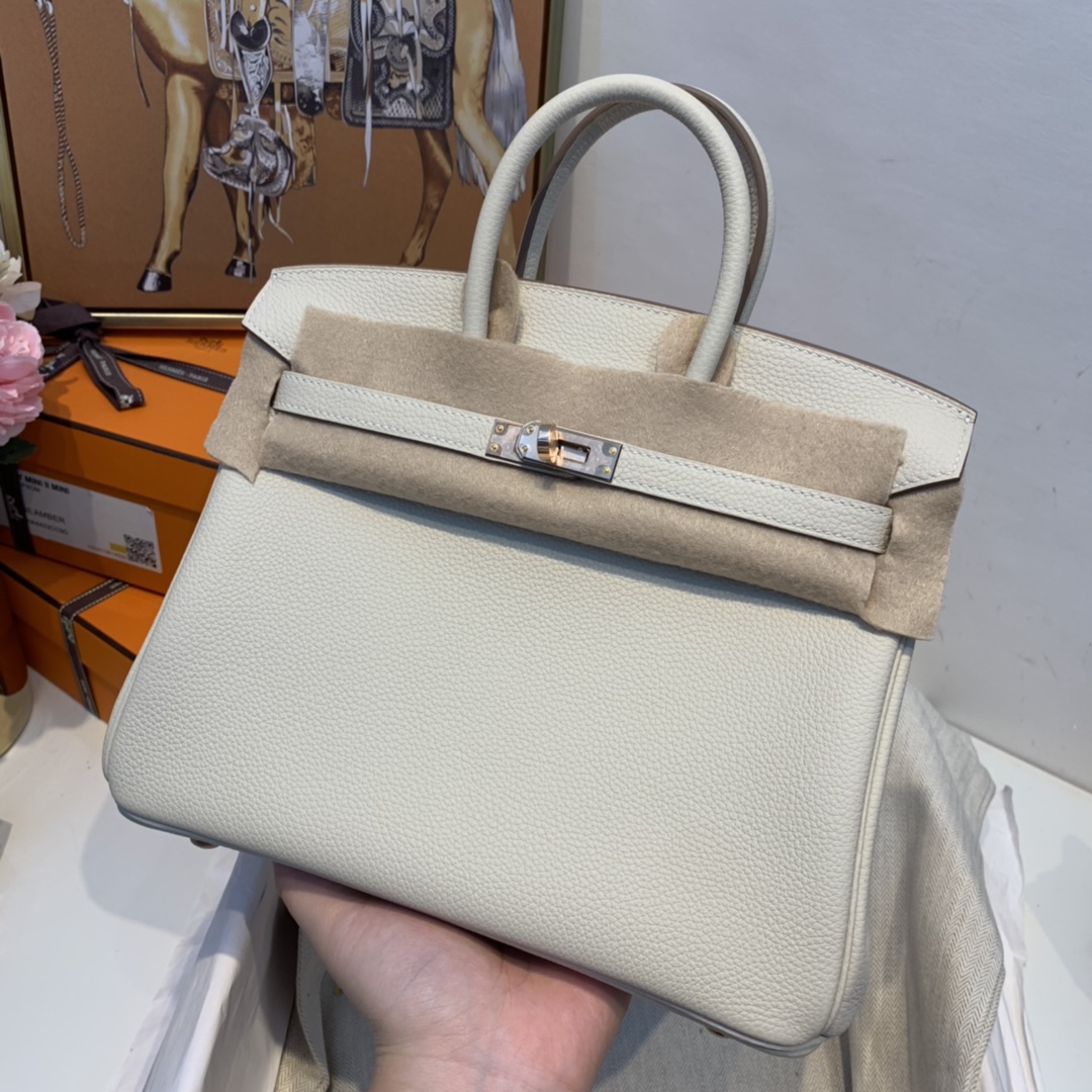 香港爱马仕 订单 birkin 25cm 原厂togo皮 10奶昔白玫瑰金 干干净净的色 是一种素雅而静谧的美～