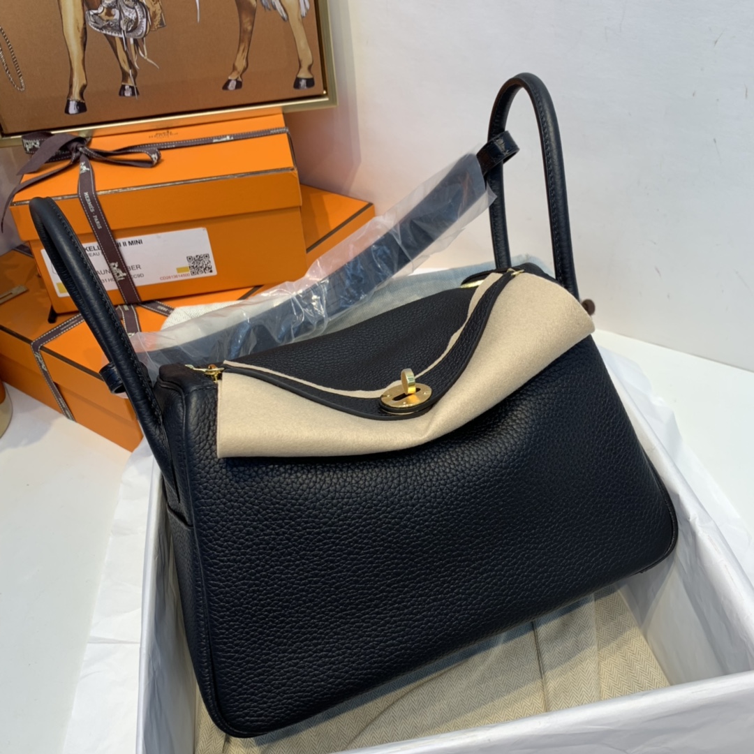 Hermes Lindy Touch 26cm 三大主力里、更适合女性佩带  89黑色 金扣 最百搭的颜色