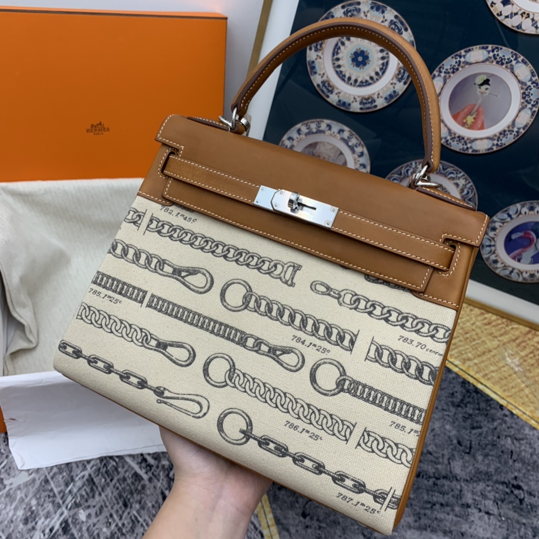 香港爱马仕官网 kelly 28 cm 限量定制款 链条帆布拼Barenia马鞍皮 银扣 顶级蜡线手缝工艺！  我家做的就是_好口碑！ 坚信_用品质留住懂货的你！