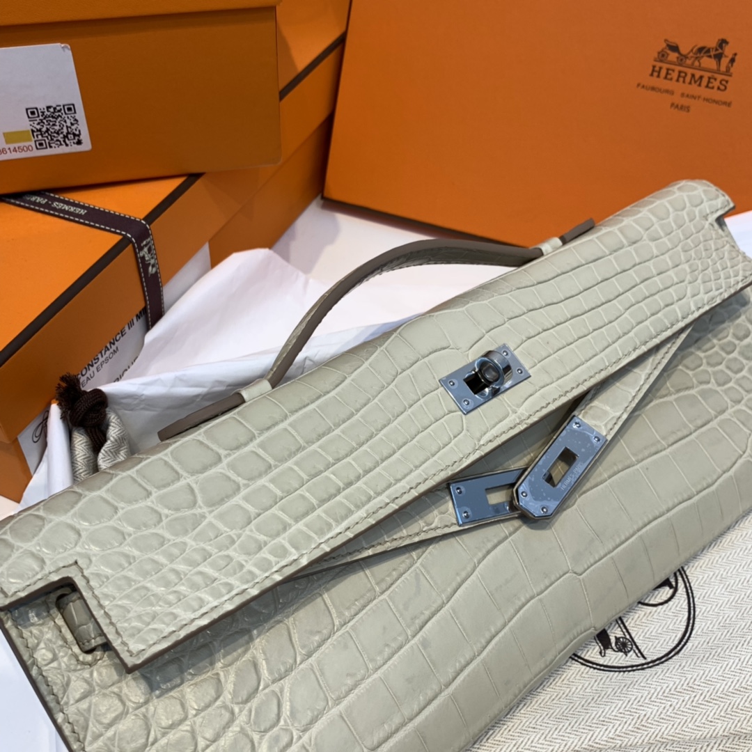 HERMES kelly cut 晚宴气质手拿包 绝对的贵妇必备！  哑光Alligator crocodile 美洲鳄鱼  i2奶油白 银扣