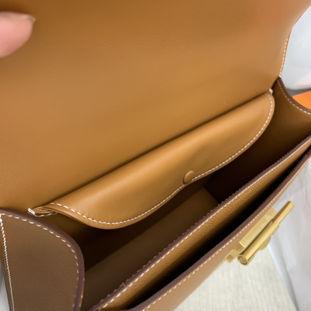 HERMES verrou 21cm 可斜跨 可肩背 好有气质的一款 原厂epsom皮 37金棕色 金扣