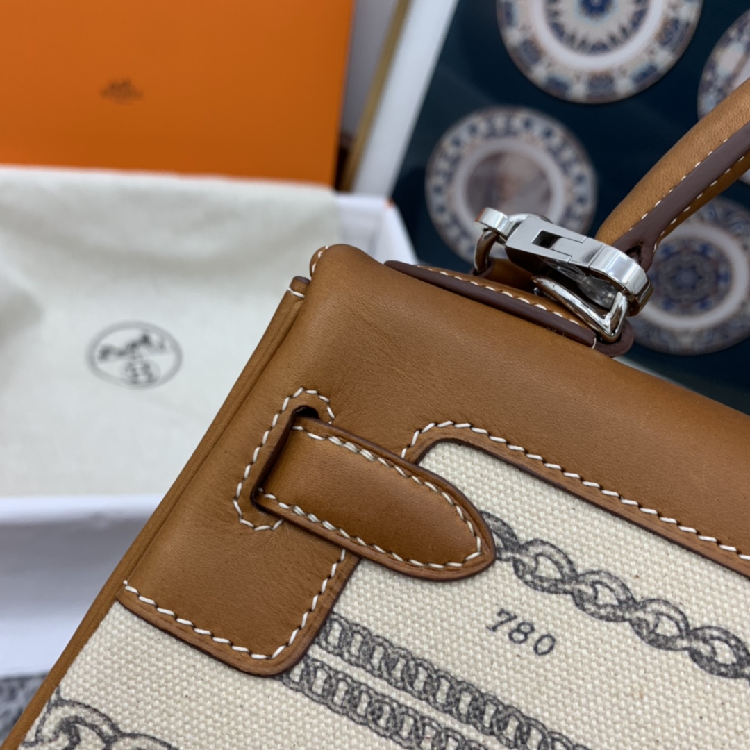 香港爱马仕官网 kelly 28 cm 限量定制款 链条帆布拼Barenia马鞍皮 银扣 顶级蜡线手缝工艺！  我家做的就是_好口碑！ 坚信_用品质留住懂货的你！