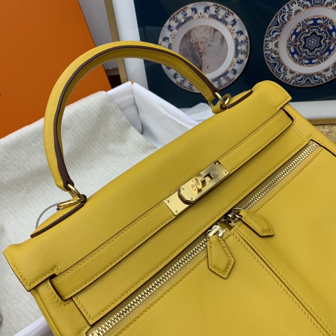 香港爱马仕官网 lakis 32cm 凯利双拉  swift皮 9D 琥珀黄 金扣  个性酷到不行