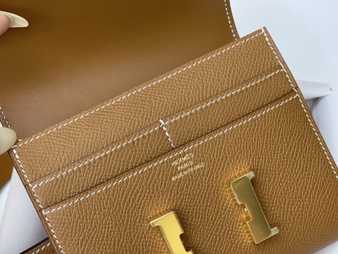 爱马仕 Constance compact 腰包 钱包背后做成了可以穿过腰带或皮带的皮搭 Epsom 37土黄 gold 金银扣