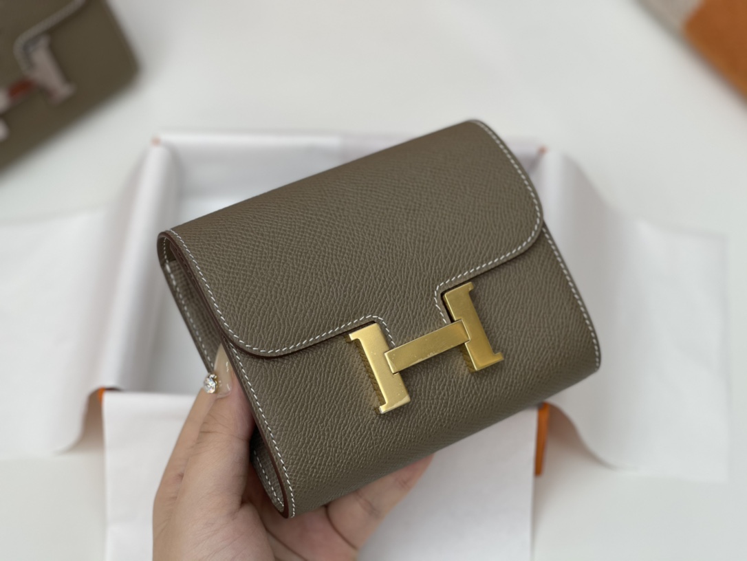 HERMES Constance compact 腰包 钱包背后做成了可以穿过腰带或皮带的皮搭， 出街更方便了 Epsom 18-大象灰 Etouope 金扣