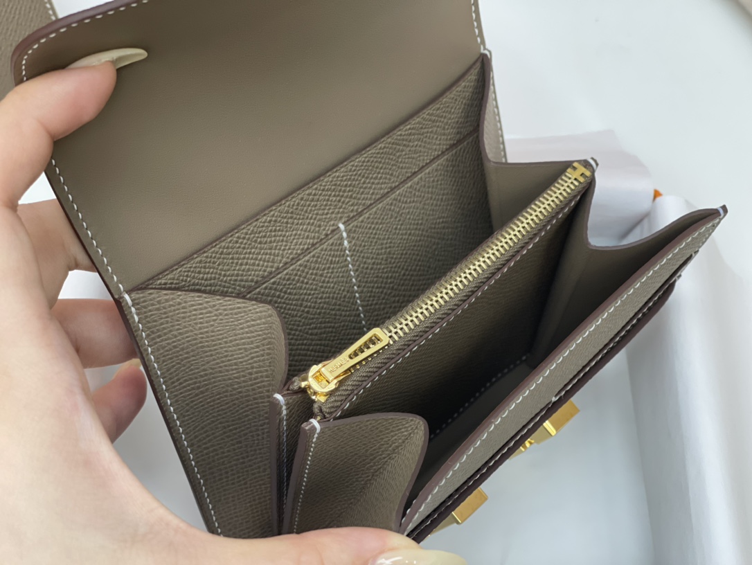 HERMES Constance compact 腰包 钱包背后做成了可以穿过腰带或皮带的皮搭， 出街更方便了 Epsom 18-大象灰 Etouope 金扣