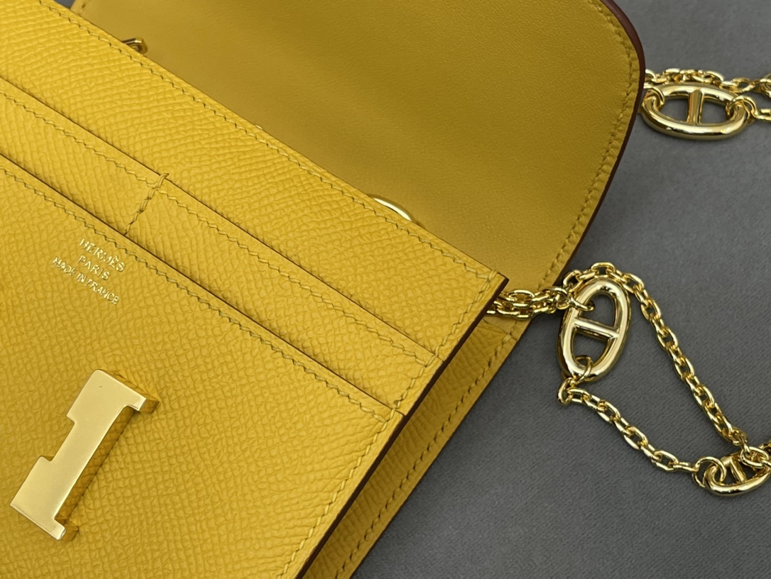 爱马仕 Constance compact 腰包 钱包背后做成了可以穿过腰带或皮带的皮搭 Epsom 9D琥珀黄Jaune Amber 金银扣