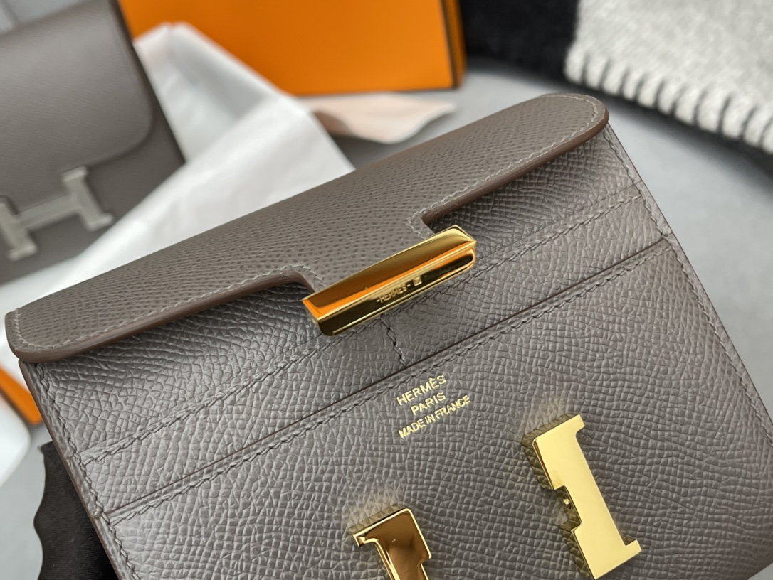 HERMES Constance compact 腰包 钱包背后做成了可以穿过腰带或皮带的皮搭 Epsom 8F 锡器灰 Erain 金扣 正品开版