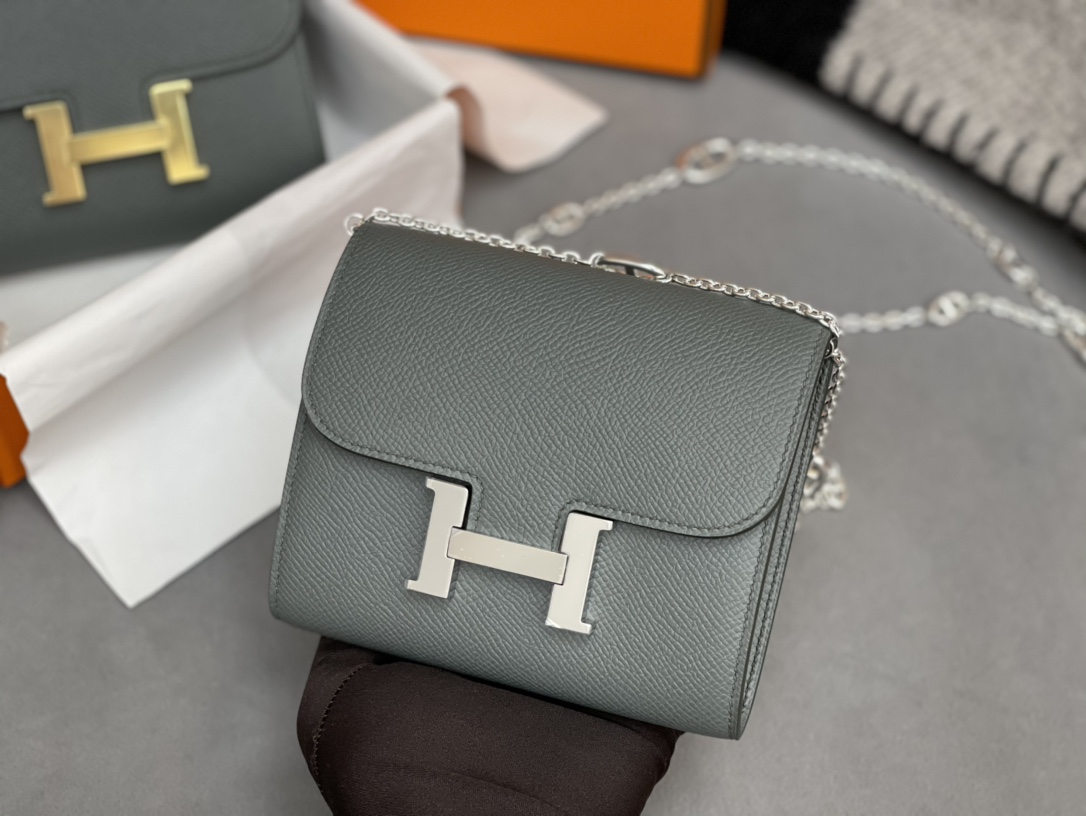 HERMES Constance compact 腰包 钱包背后做成了可以穿过腰带或皮带的皮搭 出街更方便了 Epsom  63杏绿 vert Criquet 银扣 正品开版