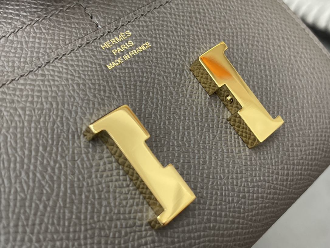 HERMES Constance compact 腰包 钱包背后做成了可以穿过腰带或皮带的皮搭 Epsom 8F 锡器灰 Erain 金扣 正品开版