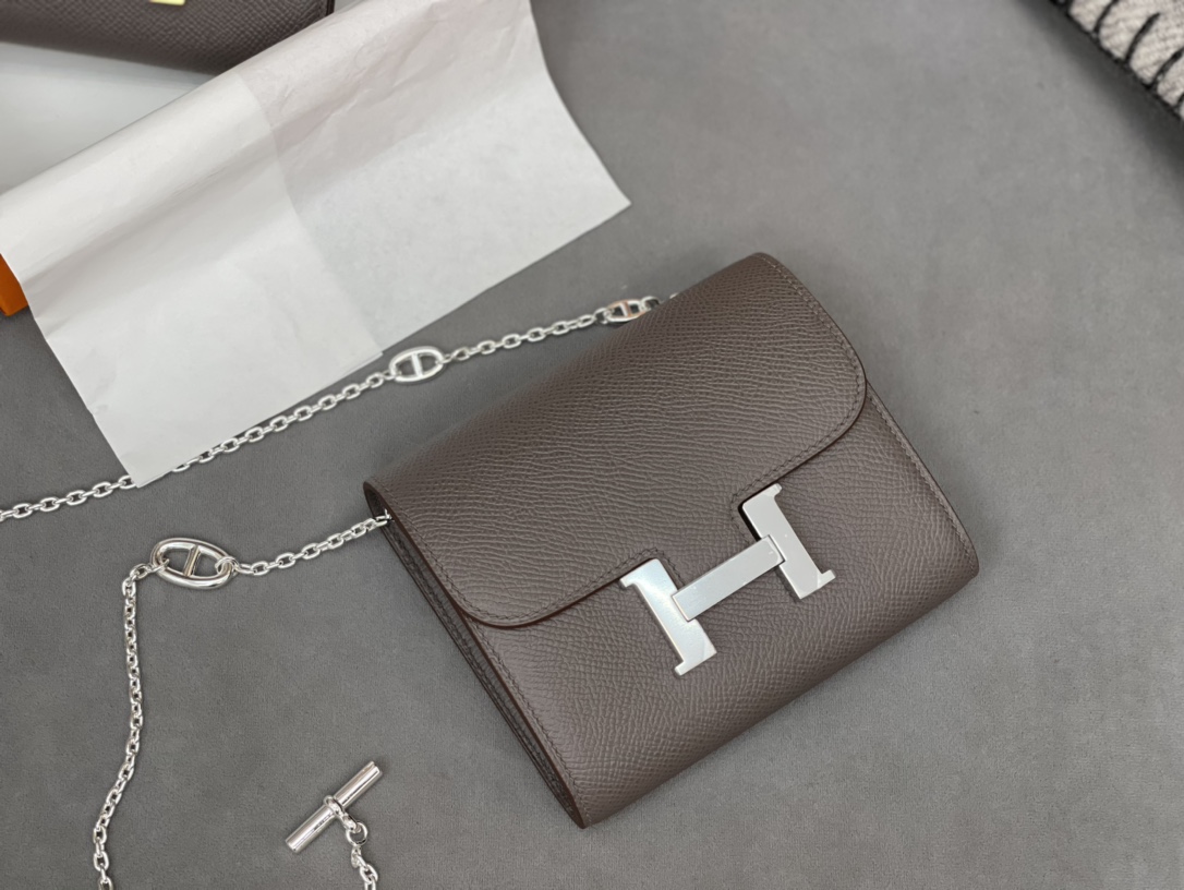 HERMES Constance compact 腰包 钱包背后做成了可以穿过腰带或皮带的皮搭 Epsom 8F 锡器灰 Erain 银扣 正品开版