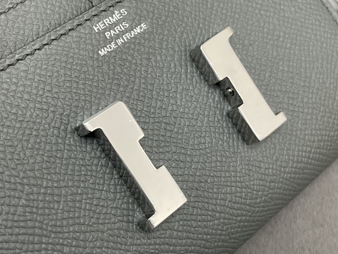 HERMES Constance compact 腰包 钱包背后做成了可以穿过腰带或皮带的皮搭 出街更方便了 Epsom  63杏绿 vert Criquet 银扣 正品开版