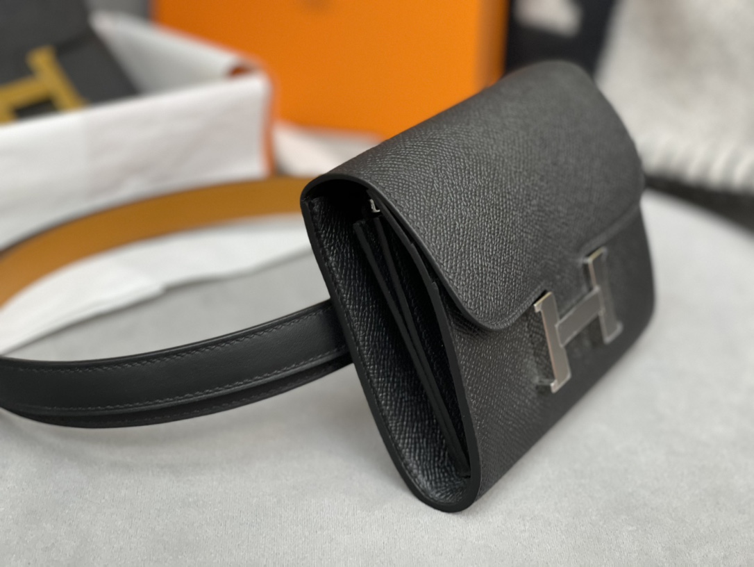 HERMES Constance compact 腰包 钱包背后做成了可以穿过腰带或皮带的皮搭 Epsom 89黑色Noir 银扣 正品开版