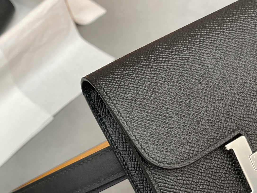 HERMES Constance compact 腰包 钱包背后做成了可以穿过腰带或皮带的皮搭 Epsom 89黑色Noir 银扣 正品开版