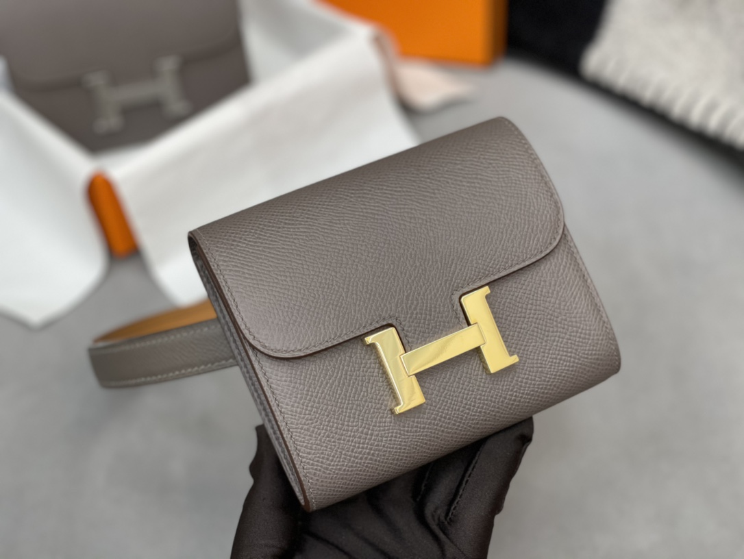 HERMES Constance compact 腰包 钱包背后做成了可以穿过腰带或皮带的皮搭 Epsom 8F 锡器灰 Erain 金扣 正品开版