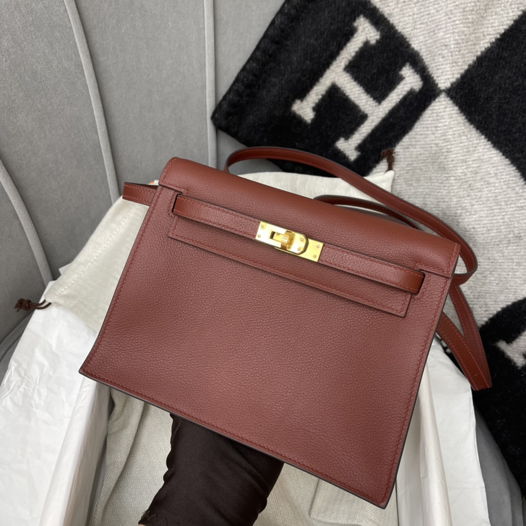 爱马仕 kelly danse跳舞包 kelly系列 正品开版 专柜品质 原厂 evercolor 57波尔多酒红Bordeaux  金扣