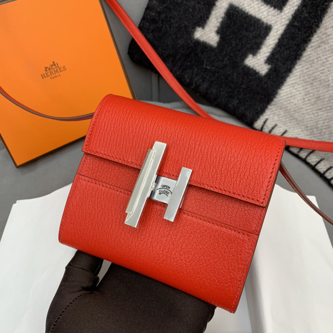 HERMES Cinhetic mini 12cm 新款设计旋转扣伍金 凹造型 H家首款配带镜子的设计 S3 心红