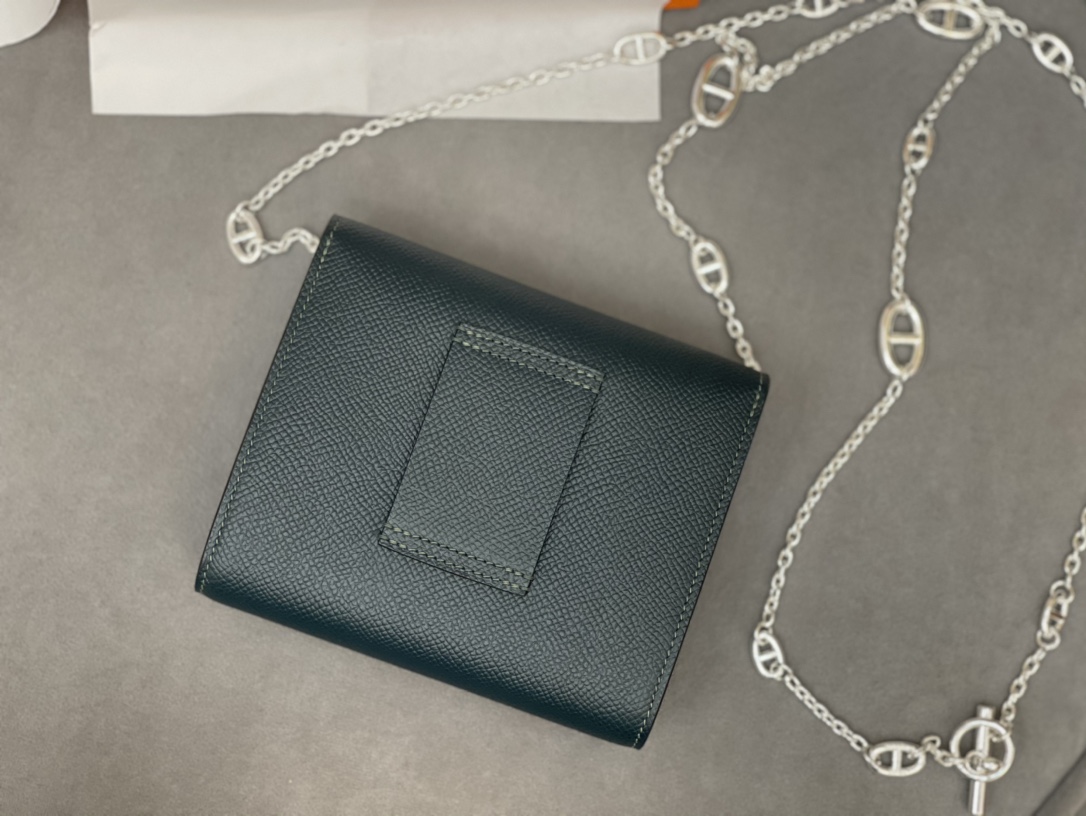 爱马仕 Constance compact 腰包 钱包背后做成了可以穿过腰带或皮带的皮搭 Epsom  6O松柏绿 Vert Cypres 银扣