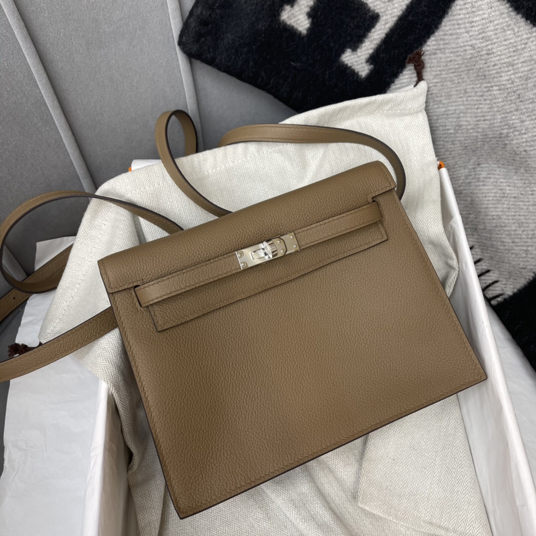 爱马仕 kelly danse跳舞包 kelly系列 正品开版 专柜品质 原厂 evercolor  DO 威玛犬米色 银扣